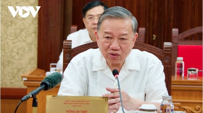 Party chief chairs meeting on public consultation for 2013 Constitution revision